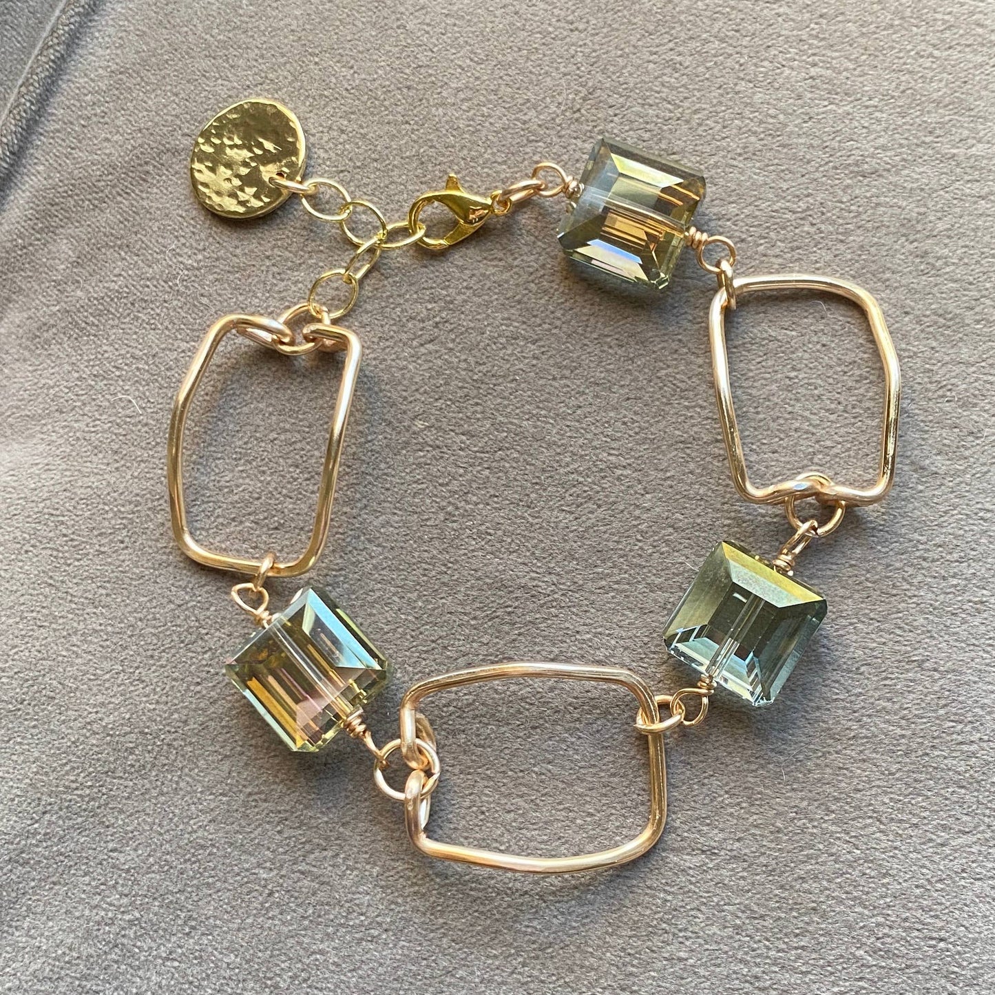Marble Designs Jewelry - Crystal and Gold Link Bracelet: Champagne