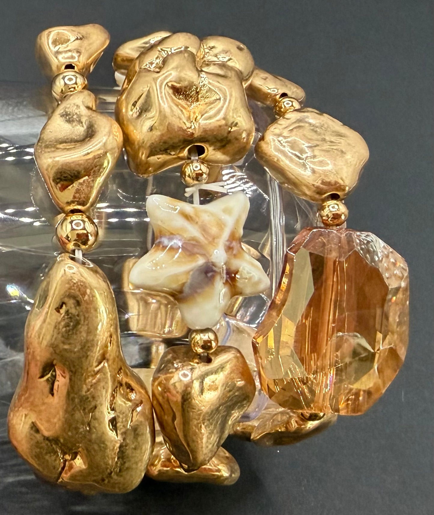 L&B Creations Stretch Seashell Bracelet Gold Tone