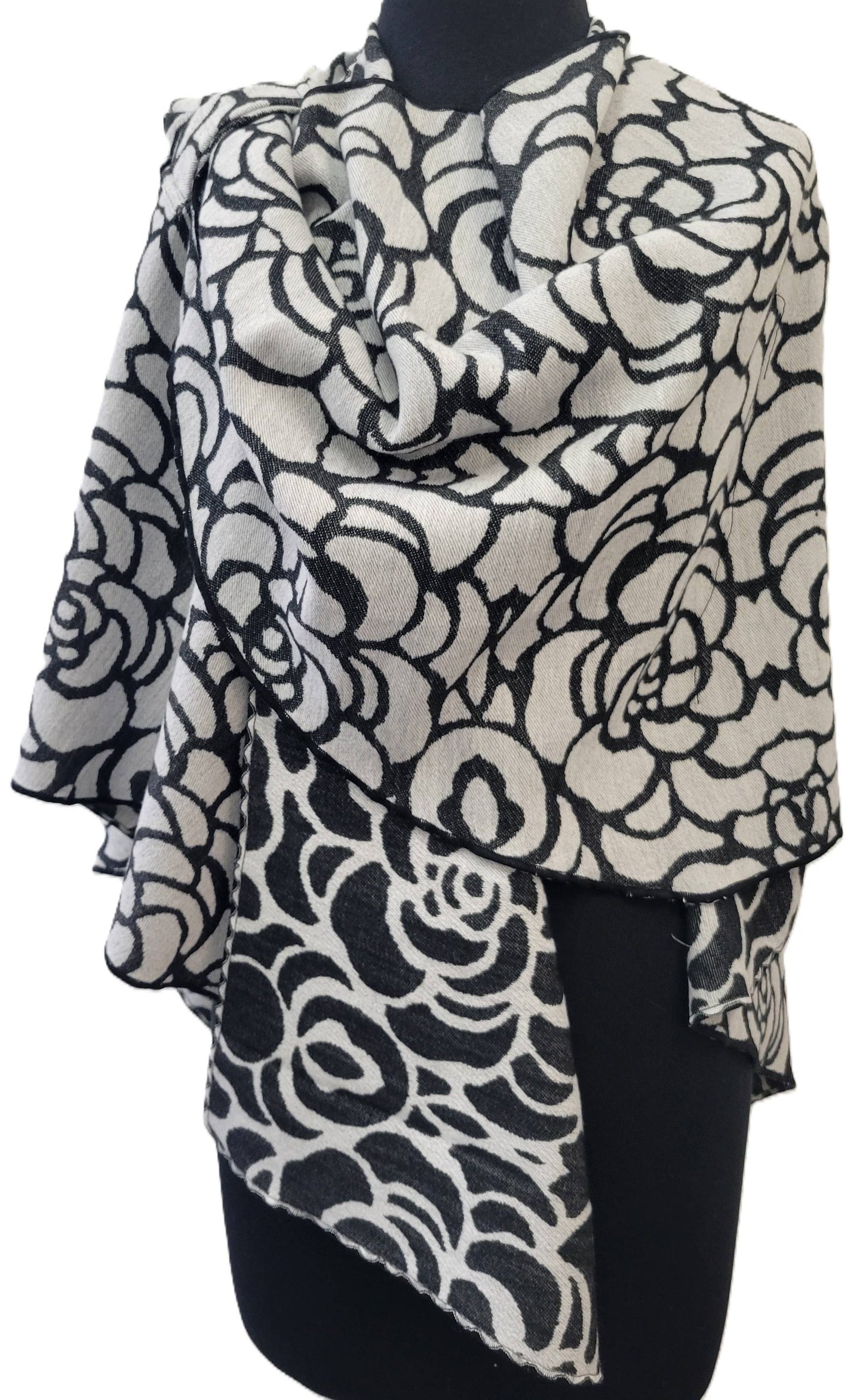 Winding River - Black / White Nautilus Reversible Short Loop Wrap: Short