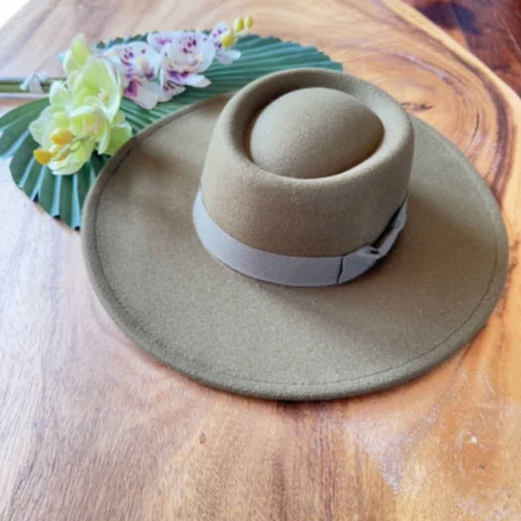 Bella Betty - Best seller !! Structured boater with wide brim  Grosgrain: BLACK / ONE SIZE