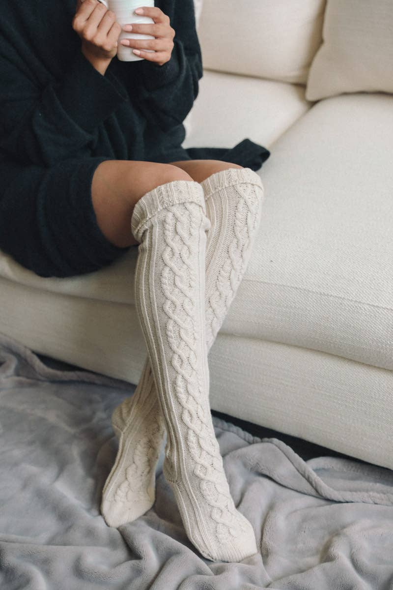 Leto Accessories - Cable Knit Socks: Gray