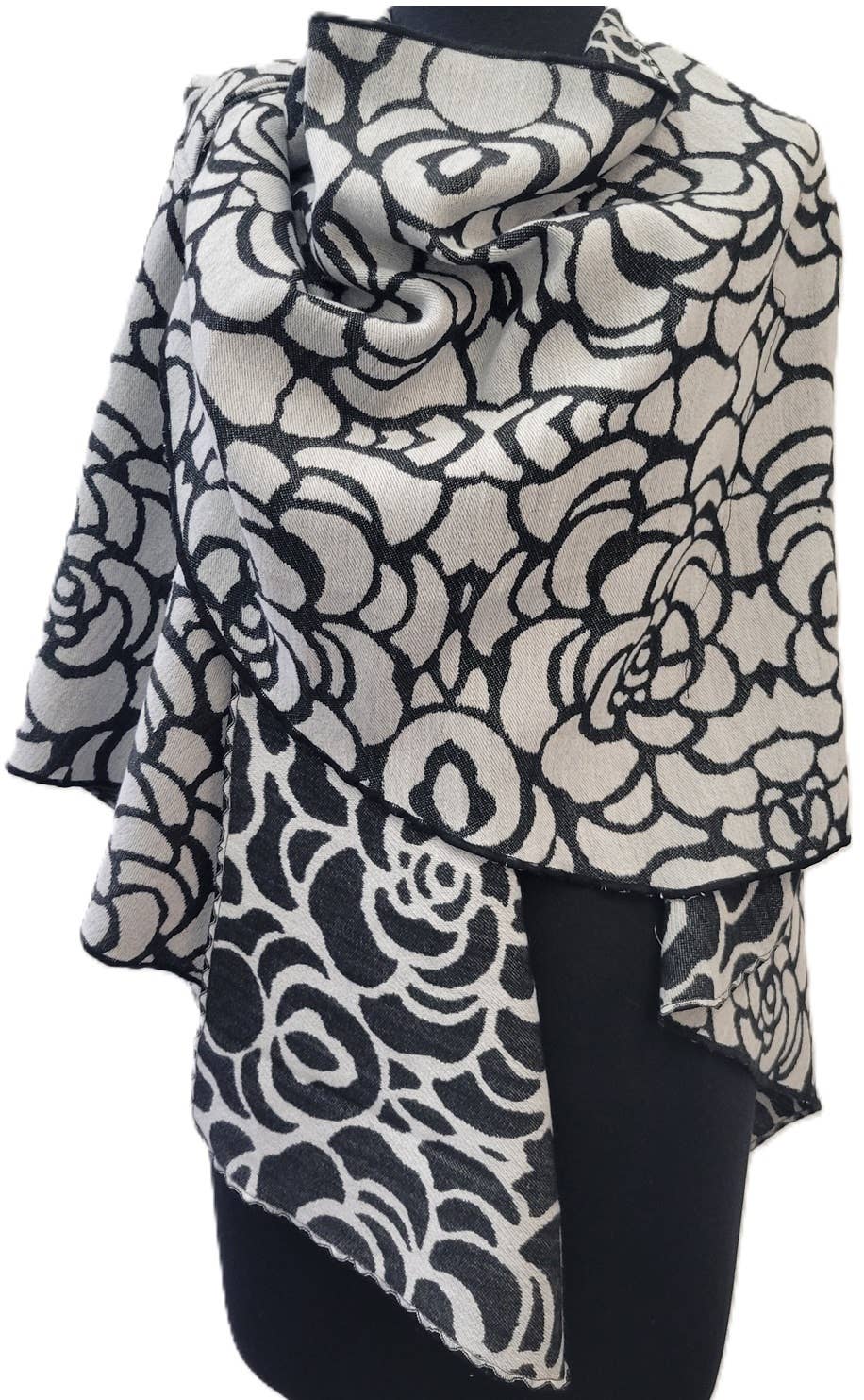 Winding River - Black / White Nautilus Reversible Short Loop Wrap: Short