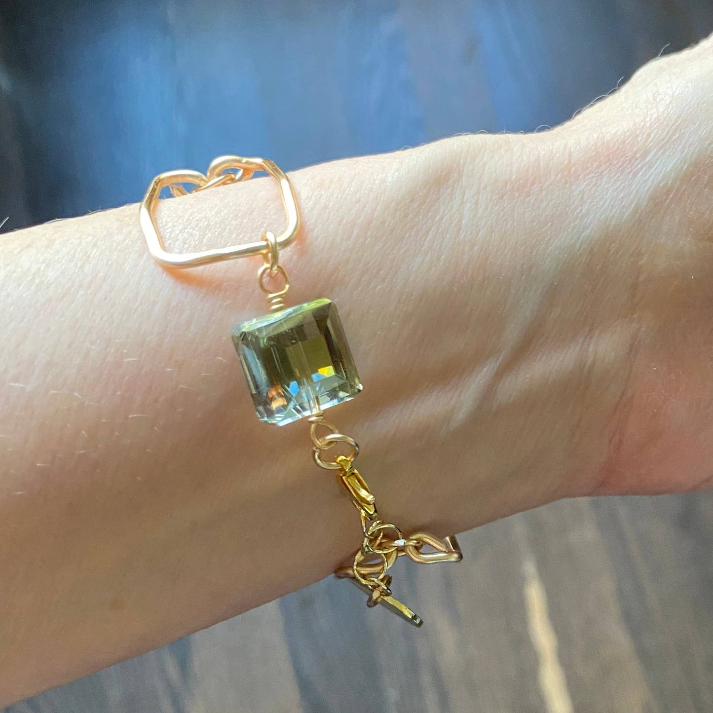 Marble Designs Jewelry - Crystal and Gold Link Bracelet: Champagne