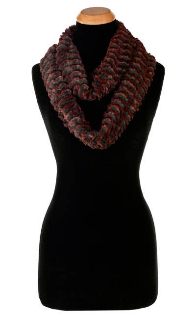 Infinity Scarf: Faux Fur 100% Polyester / Infinity Scarf / Highland in Skye