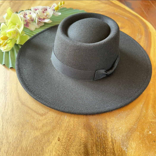 Bella Betty - Best seller !! Structured boater with wide brim  Grosgrain: BLACK / ONE SIZE