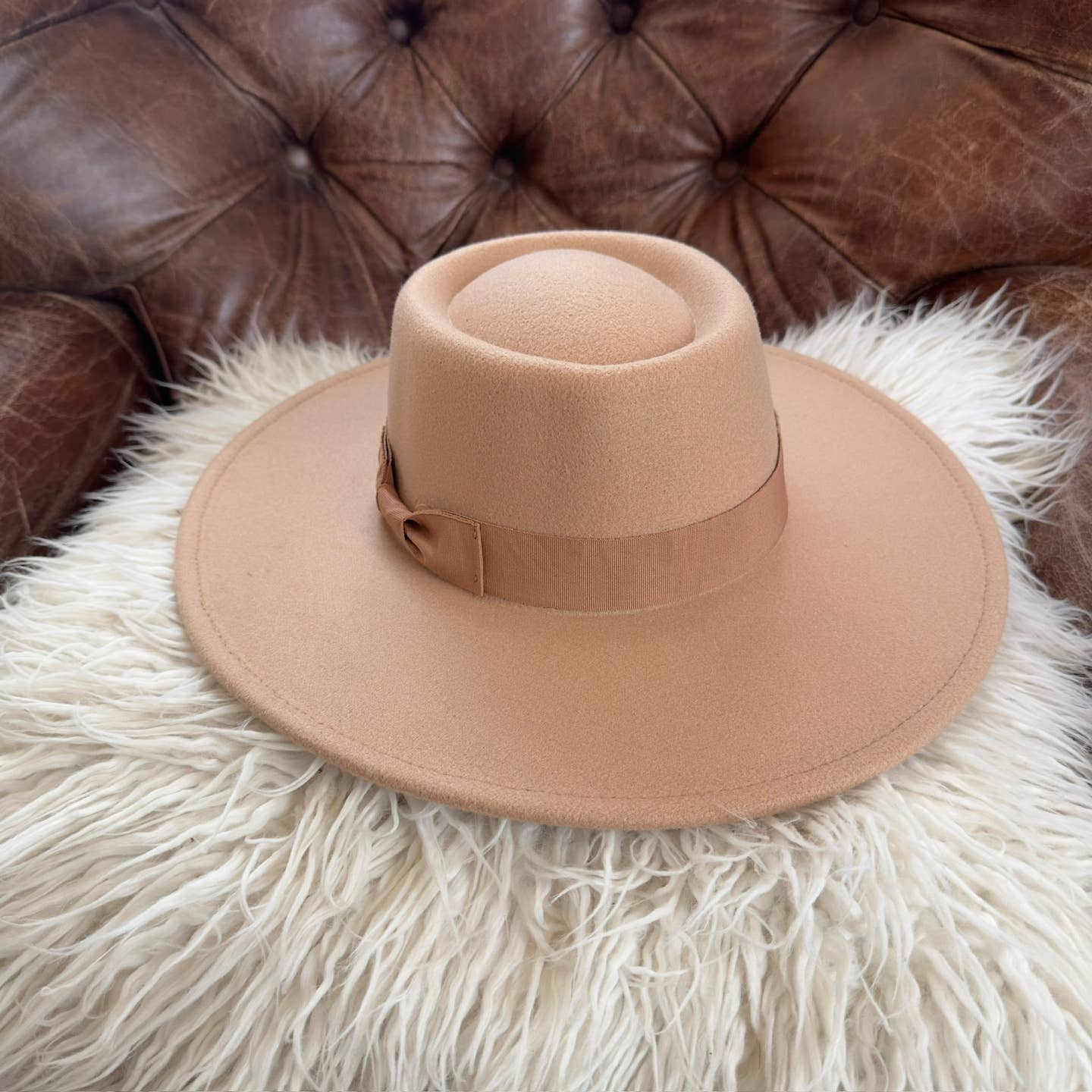 Bella Betty - Best seller !! Structured boater with wide brim  Grosgrain: IVORY / ONE SIZE