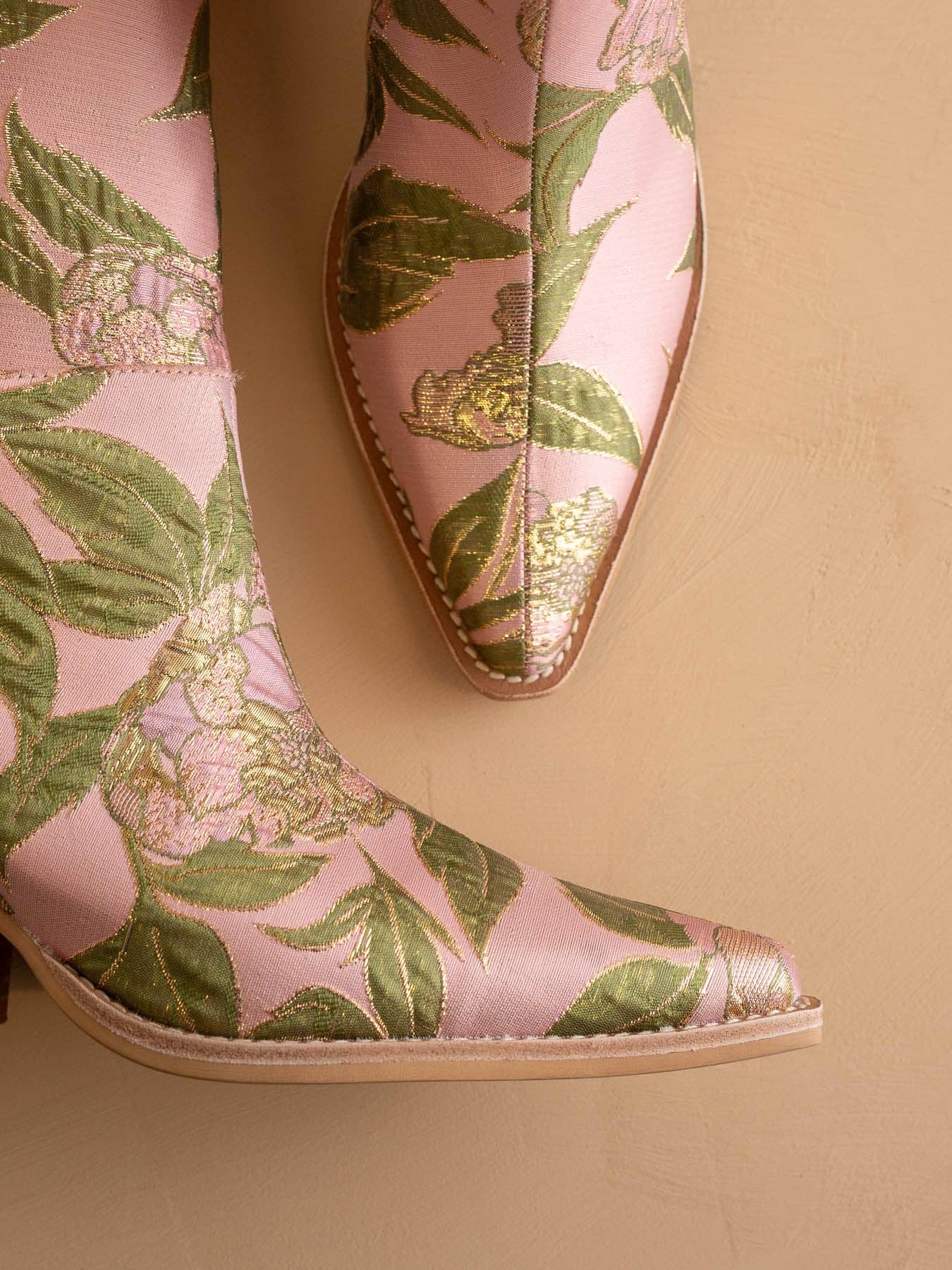 OASIS SOCIETY - The Tesha | Rose Garden Floral Cowboy Boot: ROSE GARDEN / 8