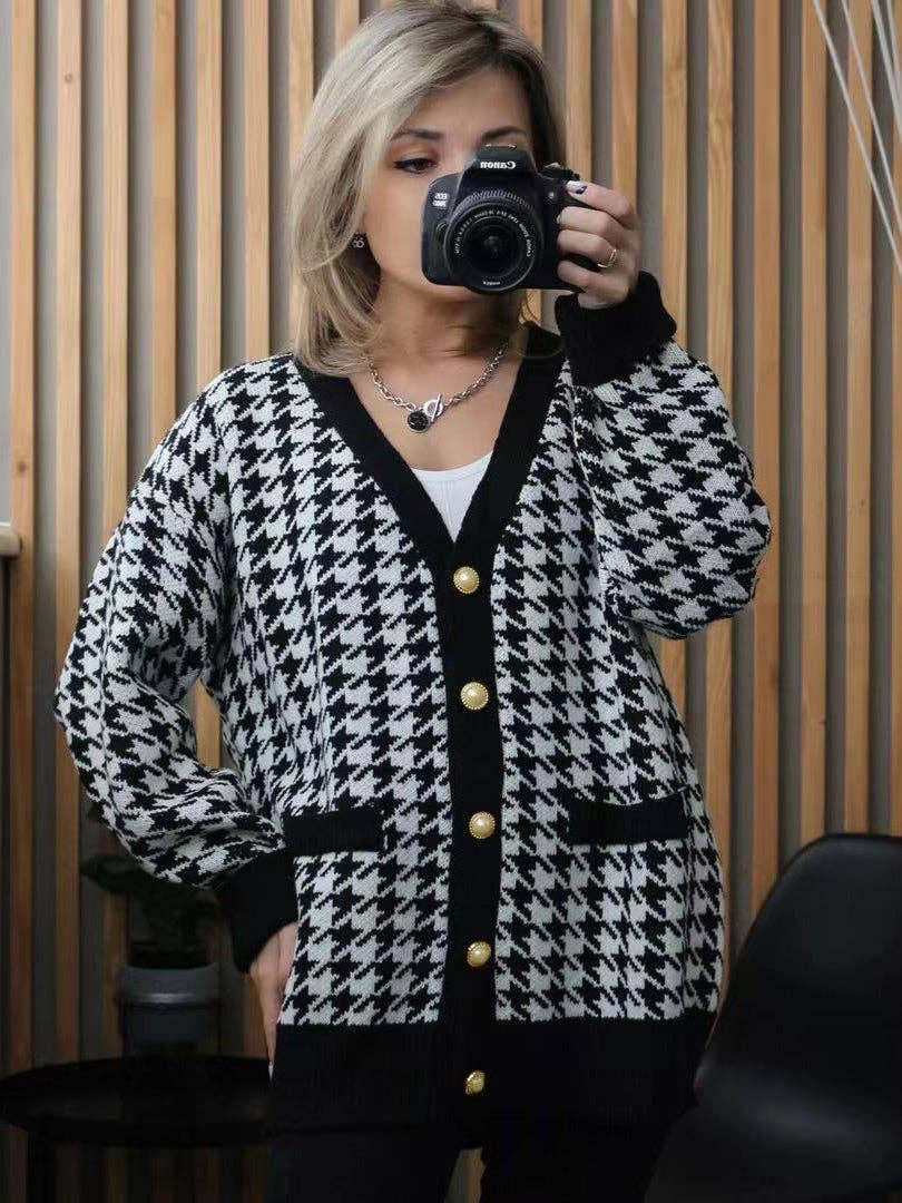 Sheer Trend - Urban Long Sleeves Checkered V-Neck Cardigan Tops: BLACK / L