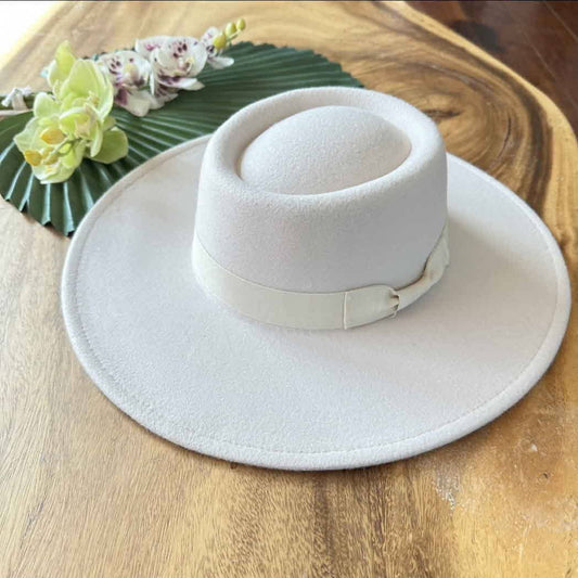 Bella Betty - Best seller !! Structured boater with wide brim  Grosgrain: IVORY / ONE SIZE
