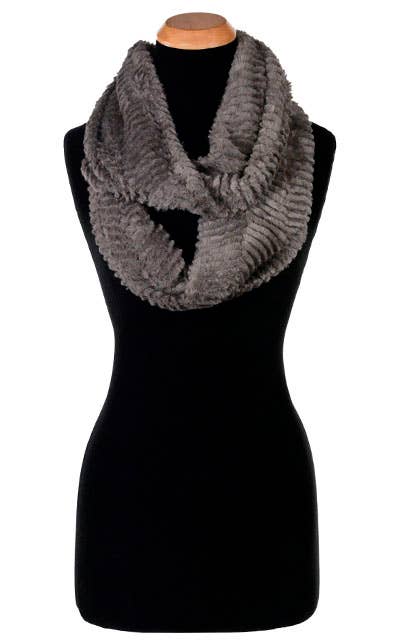 Infinity Scarf: Faux Fur 100% Polyester / Infinity Scarf / Carpathian Lynx