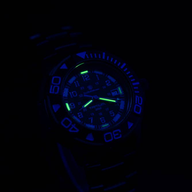 CALIBER GOURMET / CAMPCO - Smith & Wesson Diver Tritium Watch: BLACK