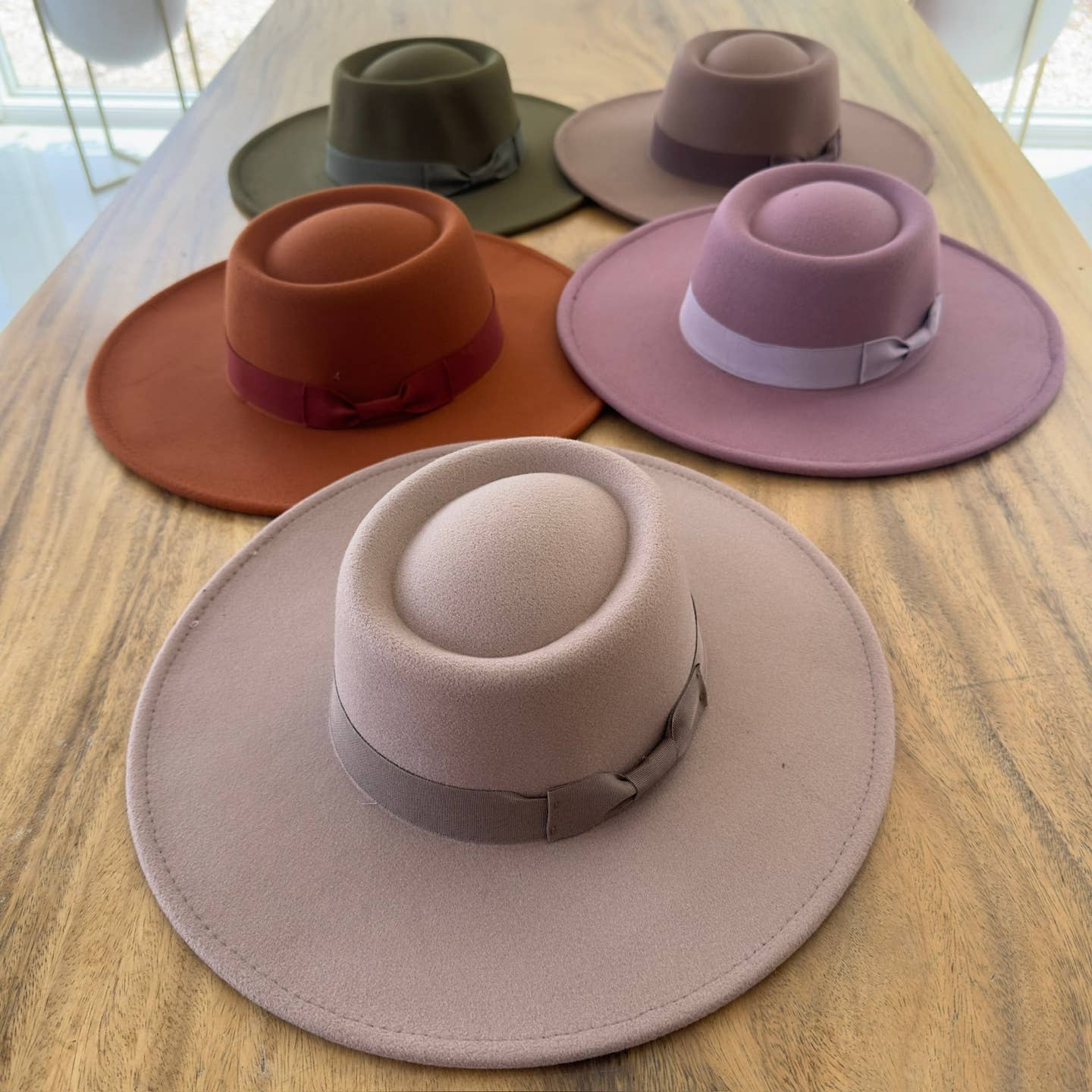 Bella Betty - Best seller !! Structured boater with wide brim  Grosgrain: IVORY / ONE SIZE