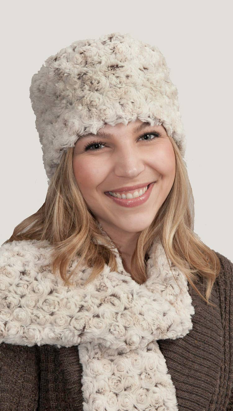Classic Scarf: Faux Fur 100% Polyester / Classic Scarf / Carpathian Lynx