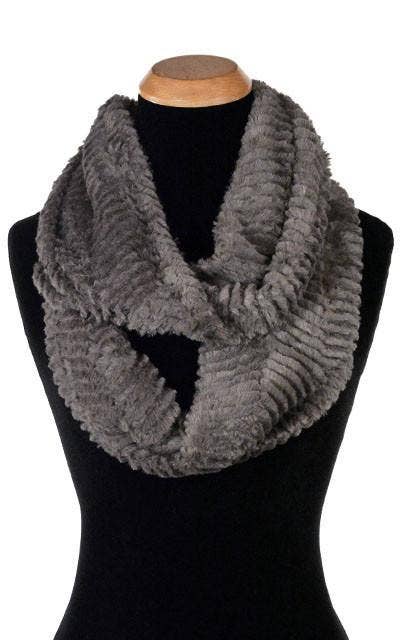 Infinity Scarf: Faux Fur 100% Polyester / Infinity Scarf / Carpathian Lynx