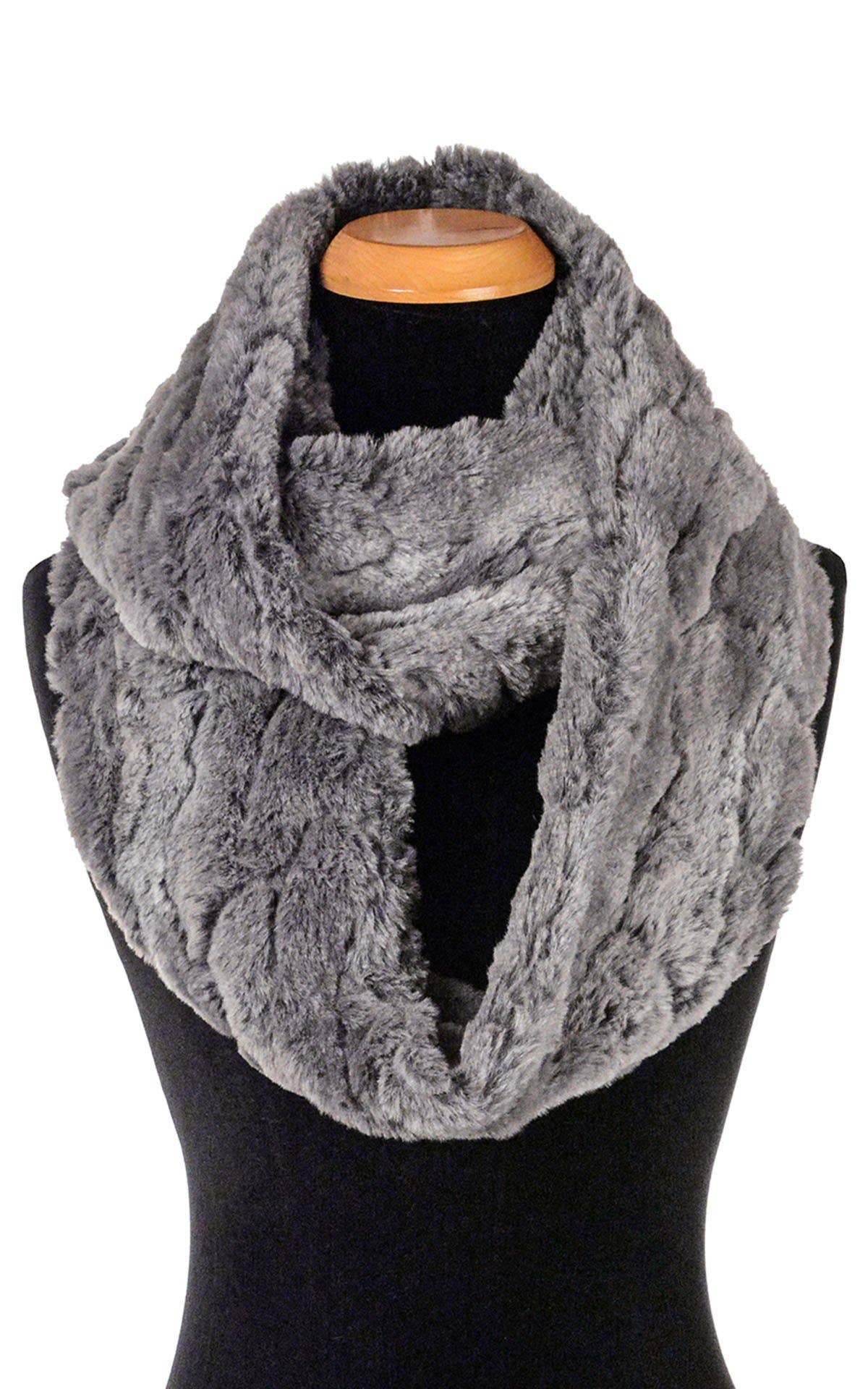 Infinity Scarf: Faux Fur 100% Polyester / Infinity Scarf / Highland in Skye