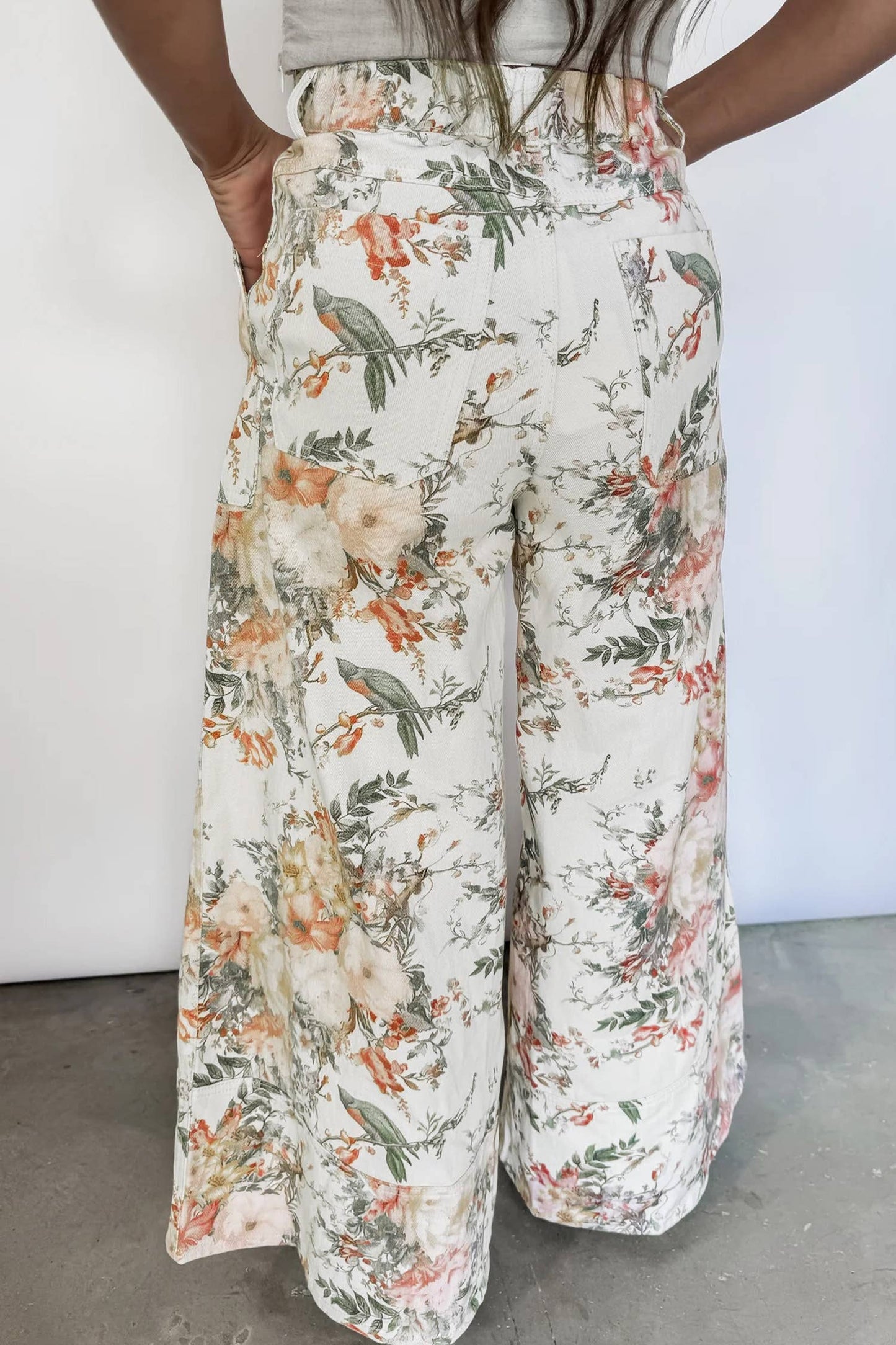 66DISCO - Floral Print High Waisted Wide Leg Denim Jeans: Beige / 4