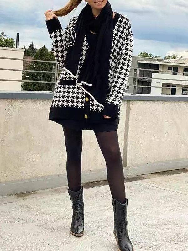 Sheer Trend - Urban Long Sleeves Checkered V-Neck Cardigan Tops: BLACK / L