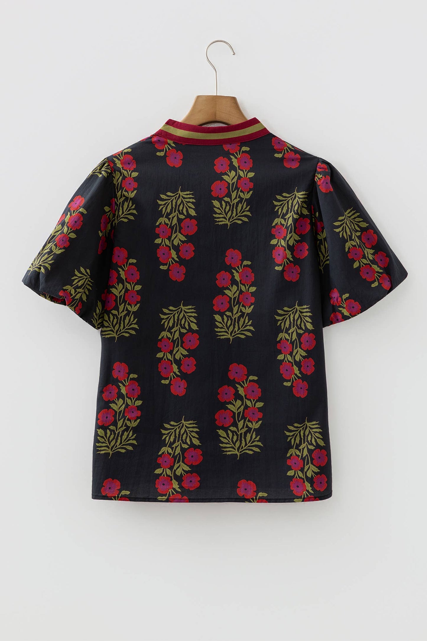 66DISCO - Floral Short Bubble Sleeve Contrast Plus Size Top (S-4X): Black / 2X