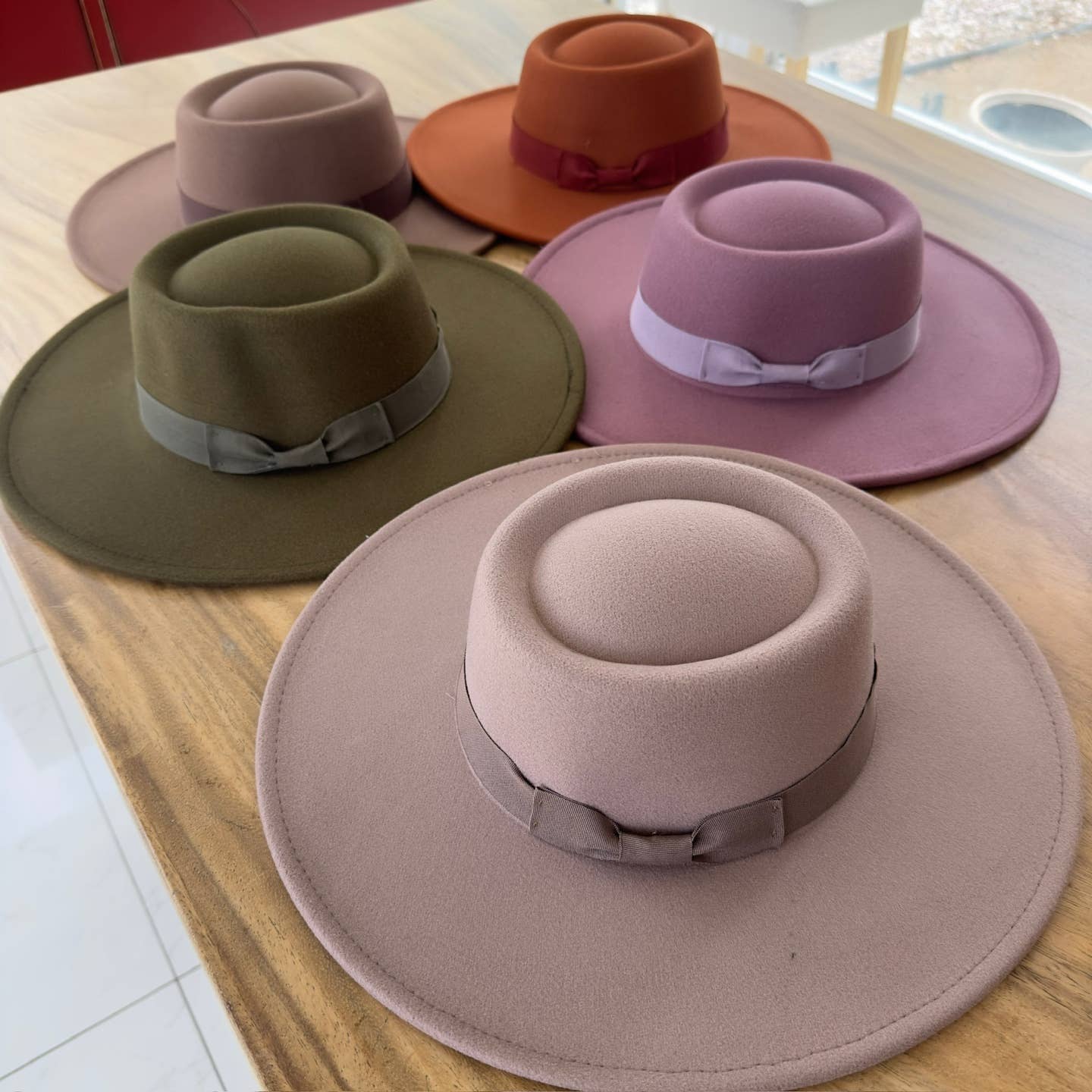 Bella Betty - Best seller !! Structured boater with wide brim  Grosgrain: IVORY / ONE SIZE