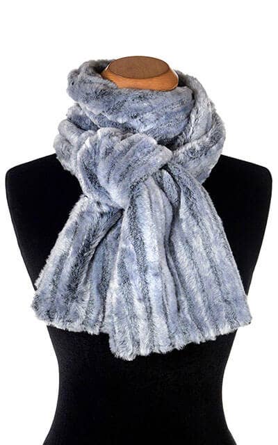 Classic Scarf: Faux Fur 100% Polyester / Classic Scarf / Carpathian Lynx