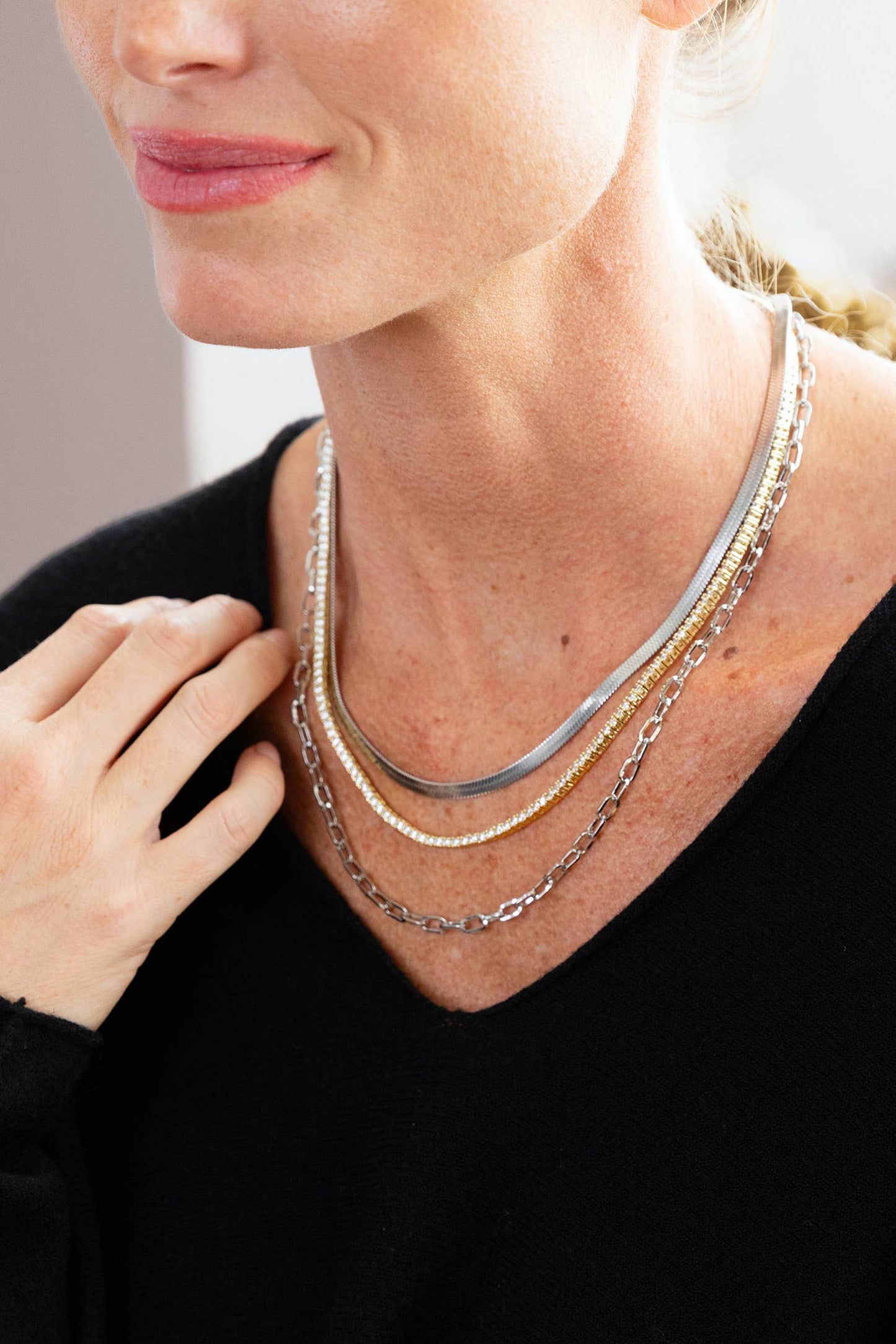 Eugenie 18" 2mm Claw Set Cubic Zirconia Tennis Necklace: Silver
