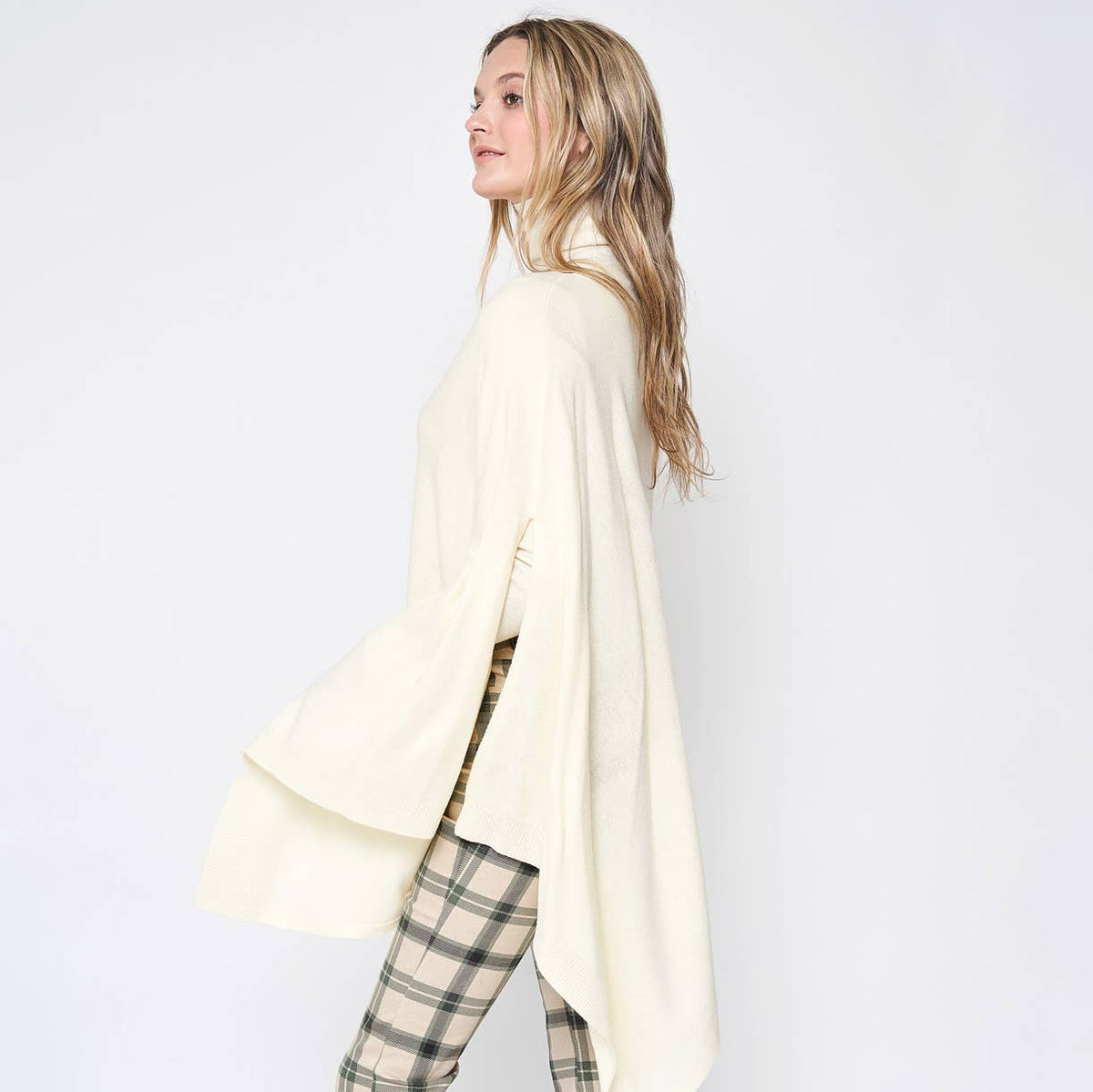 Sensibling Corp. - Solid Scarf Poncho: Ivory