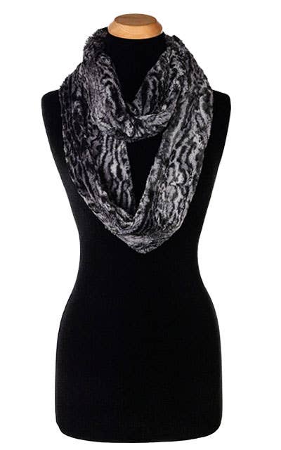 Infinity Scarf: Faux Fur 100% Polyester / Infinity Scarf / Desert Sand in Charcoal