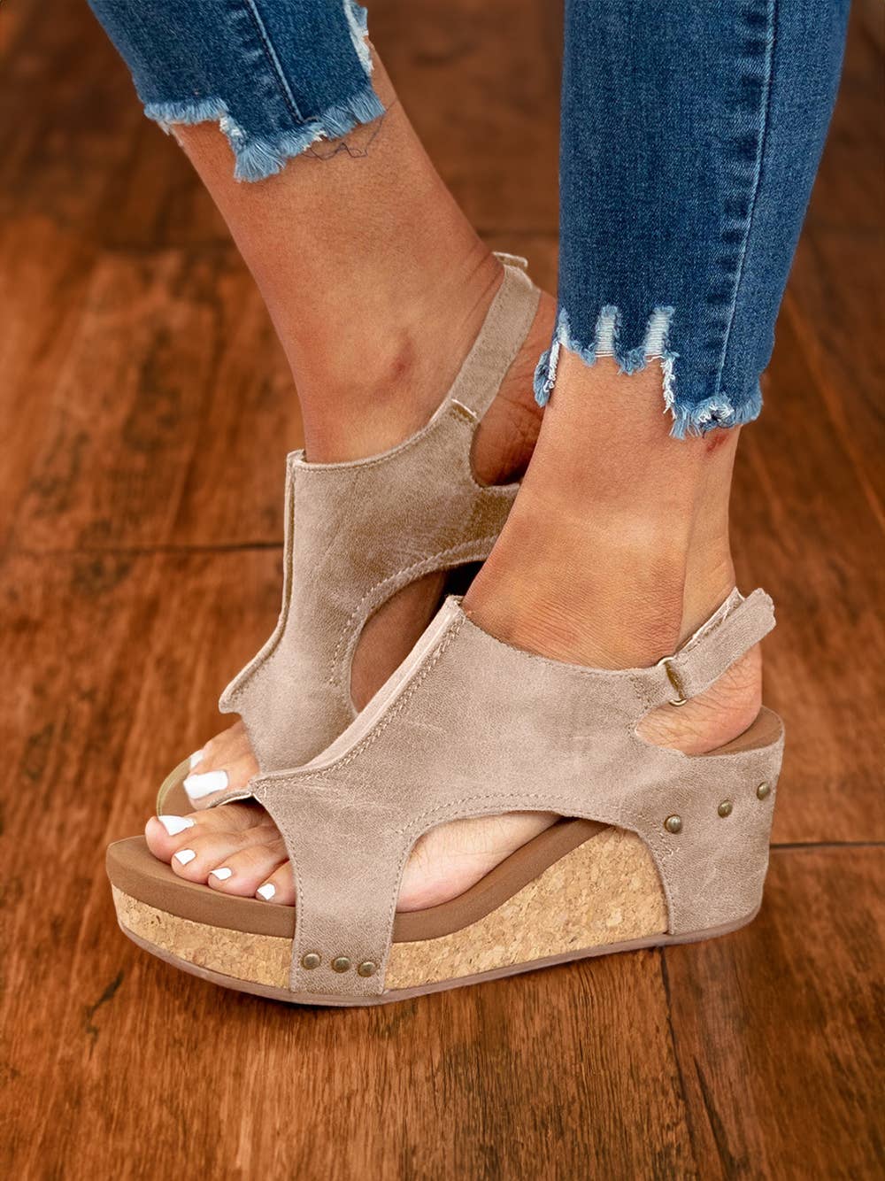 Vintage Leather Stitching Studded Wedge Sandals: shipping available