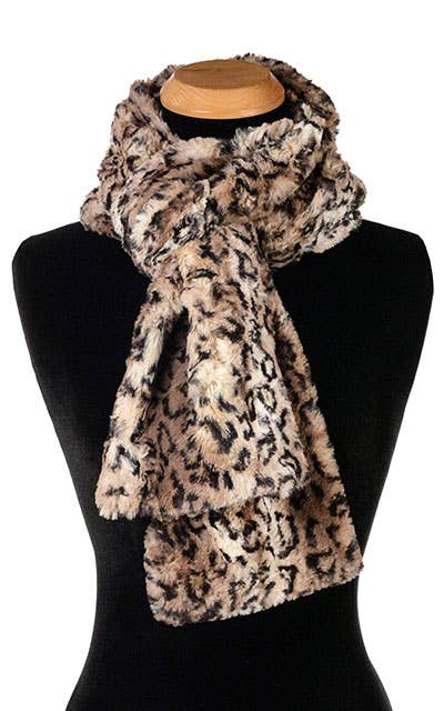 Classic Scarf: Faux Fur 100% Polyester / Classic Scarf / Carpathian Lynx